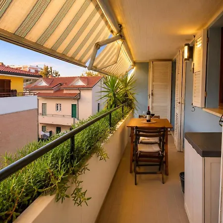Luxury Park And Walk To The Apartmán